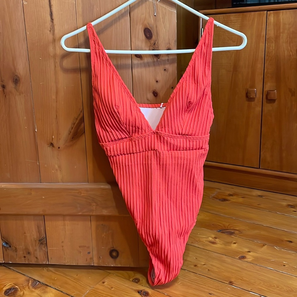 New 🆕 Cupshe one piece swimsuit